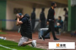 中超第5轮，富力2-1绝杀申花，艰难赢下赛季首胜，比赛哨响斯帅激动落泪，如何评价？