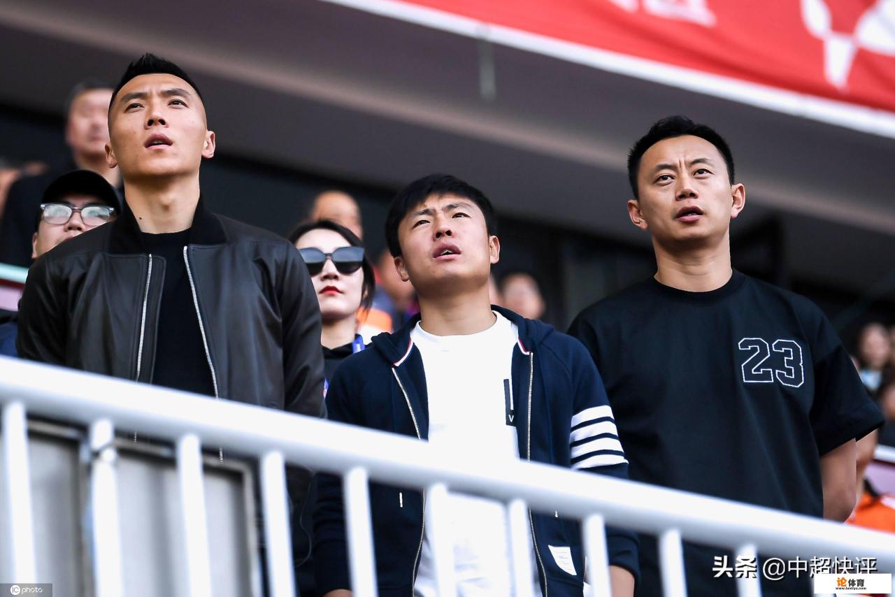 大家猜猜这些人谁会回青岛踢明年的中超? 大家猜猜这些人谁会回青岛踢明年的中超?