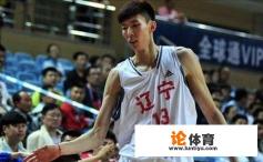 周琦被火箭裁掉后不能中途加入CBA球队，而被快船裁掉的比斯利为什么可以加盟广东队？