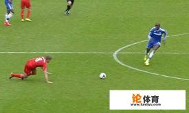 杰拉德:很感兴趣英超是否会剥夺曼城的冠军,怎么评价? 杰拉德:很感兴趣英超是否会剥夺曼城的冠军,怎么评价?