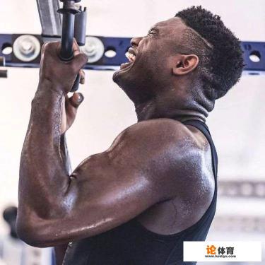 自带天命属性!状元锡安获赠定制版“灭霸”篮球项链,他会成为改变NBA格局的人么? 自带天命属性!状元锡安获赠定制版“灭霸”篮球项链,他会成为改变NBA格局的人么?