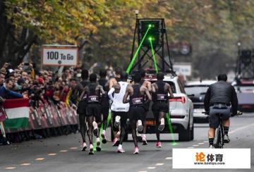 你怎么看待基普乔格在柏林马拉松上以2小时1分40秒打破4年前的世界纪录? 你怎么看待基普乔格在柏林马拉松上以2小时1分40秒打破4年前的世界纪录?