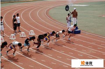 现代奥运会的田径比赛项目共有多少个？