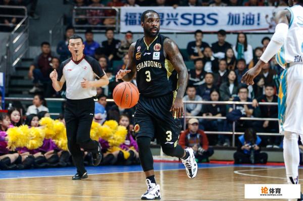 现身野球场捞金，被CBA永久禁赛的外援劳森出场费有多少？