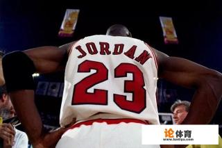 乔丹得了10个得分王，是不是代表他“打球独”，不传球？