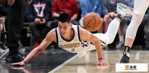 勇士128-111老鹰,库里面对两人包夹神奇跪地打成3+1,林书豪为什么看起来脸色不太好? 勇士128-111老鹰,库里面对两人包夹神奇跪地打成3+1,林书豪为什么看起来脸色不太好?