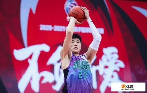 大家认为山东男篮的三个顶薪合同下个赛季会给谁?为什么? 大家认为山东男篮的三个顶薪合同下个赛季会给谁?为什么?