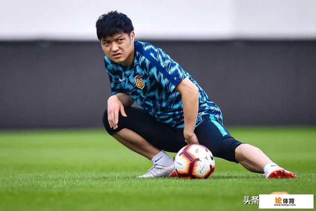 中超不老松!苏宁官方:36岁汪嵩合同期满离队,你觉得汪嵩还能踢中超吗? 中超不老松!苏宁官方:36岁汪嵩合同期满离队,你觉得汪嵩还能踢中超吗?