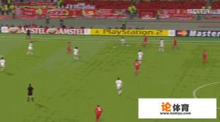 2005年欧冠决赛，上下半场比赛的反差为什么这么大？