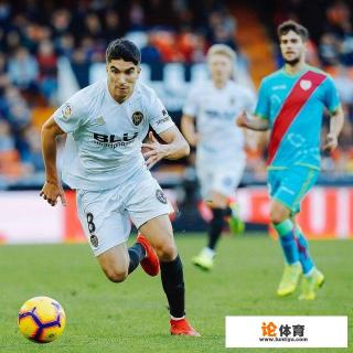 西甲第14轮,皇家马德里VS瓦伦西亚的比赛比分如何预测?你是否看好皇马赢球? 西甲第14轮,皇家马德里VS瓦伦西亚的比赛比分如何预测?你是否看好皇马赢球?