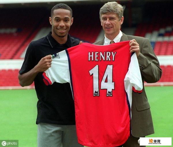 维拉时隔3年重返英超,将会拿下1.7亿英镑的奖金,这是最贵的比赛吗? 维拉时隔3年重返英超,将会拿下1.7亿英镑的奖金,这是最贵的比赛吗?