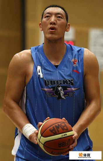 介绍cBA球员身高？