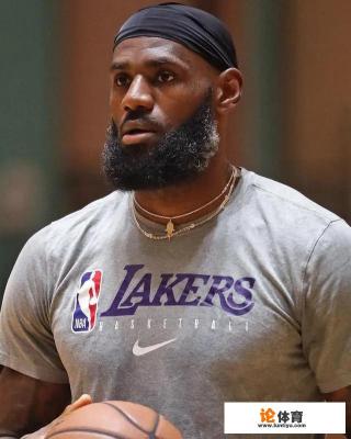 NBA 21-22赛季,骑士VS湖人,如何评价赛詹姆斯三分球10中1? NBA 21-22赛季,骑士VS湖人,如何评价赛詹姆斯三分球10中1?