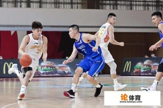 两战均是队内得分王!胡明轩现在已经是广东门面了吗? 两战均是队内得分王!胡明轩现在已经是广东门面了吗?