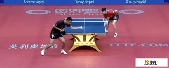 让两面打法球友难受的中路侧旋发球该如何处理？