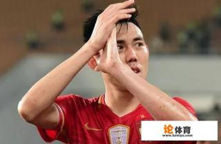 中超年度最佳后防线：冯潇霆、张琳芃入围，丢球最少的上港苏宁无一人，对此你怎么看？