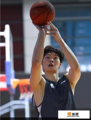 王哲林在CBA体测的投篮项目中27中10未通过，他还能入选男篮世界杯大名单吗？